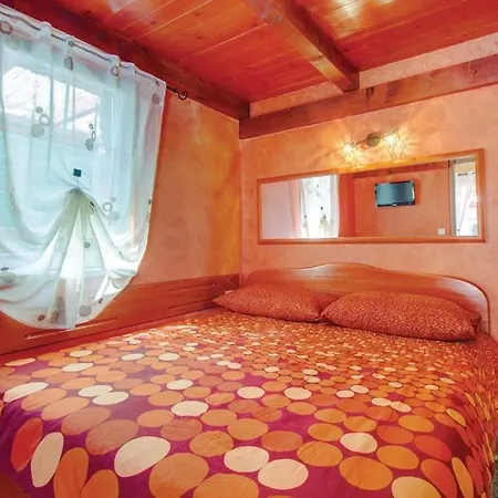 Villa S Bazenom Mavrinac *