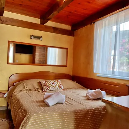 S Bazenom Mavrinac Villa