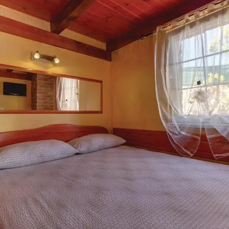 S Bazenom Mavrinac *